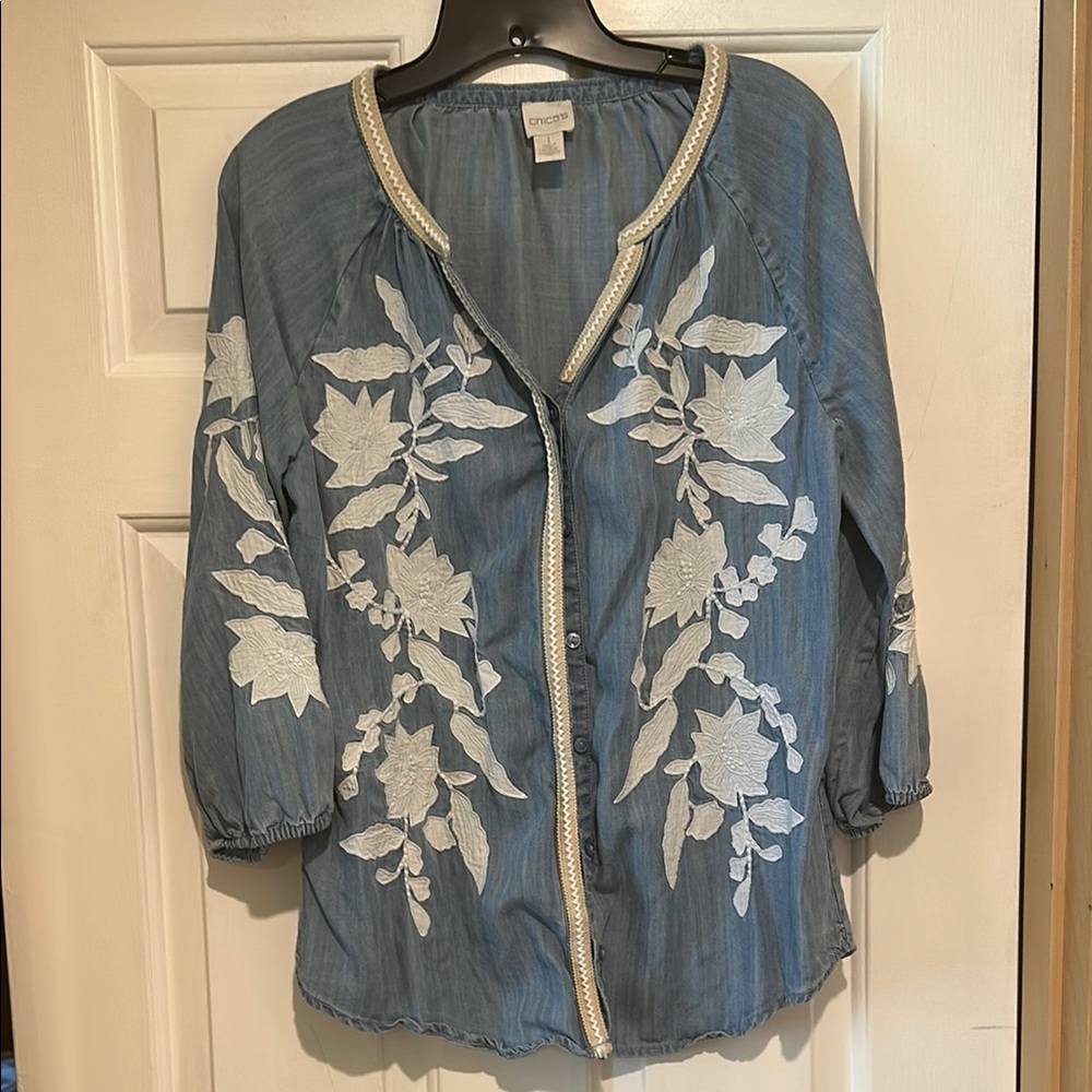 Chico's Blue Graphic 3/4 Sleeve Relaxed Denim Blouse